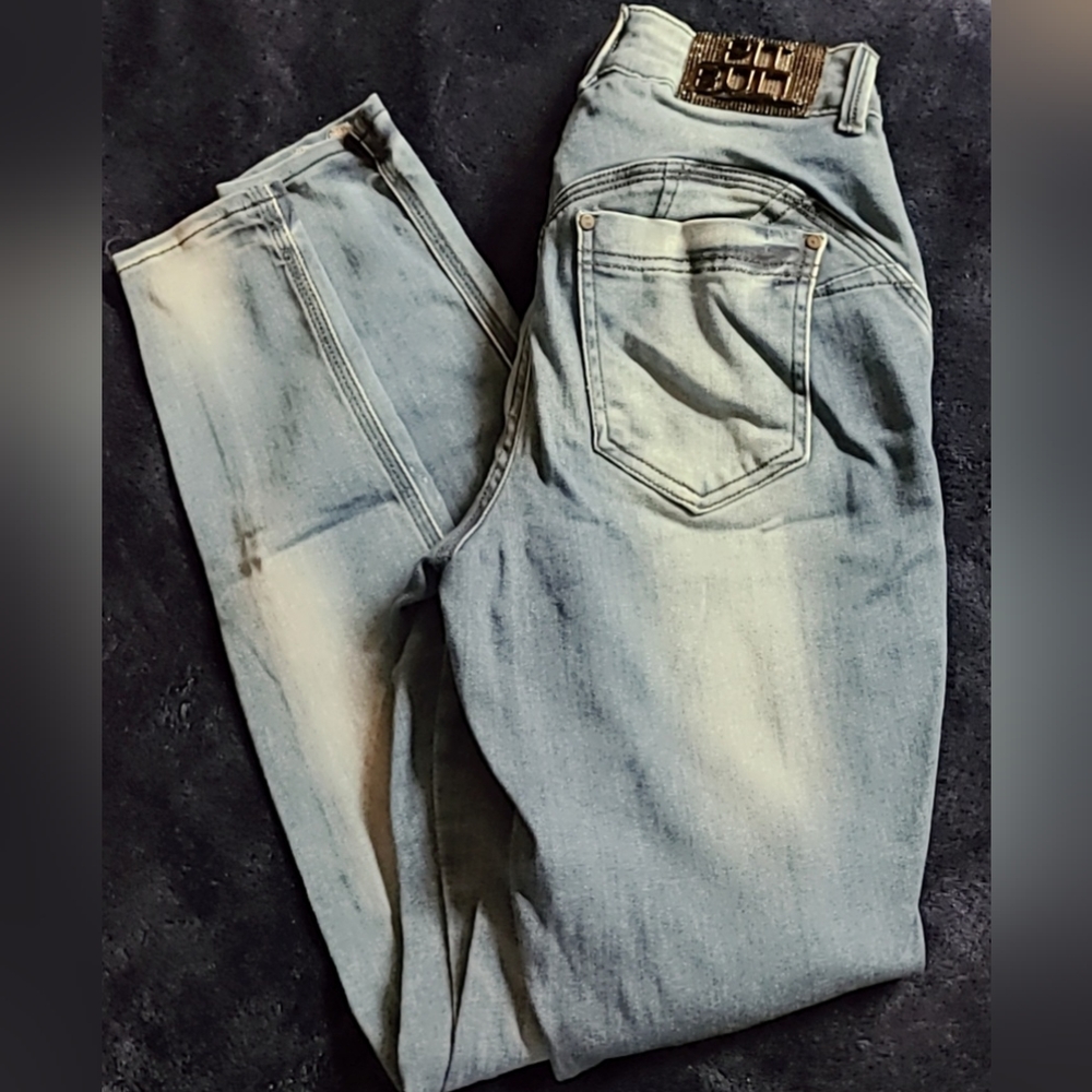 Pitbull Jean's